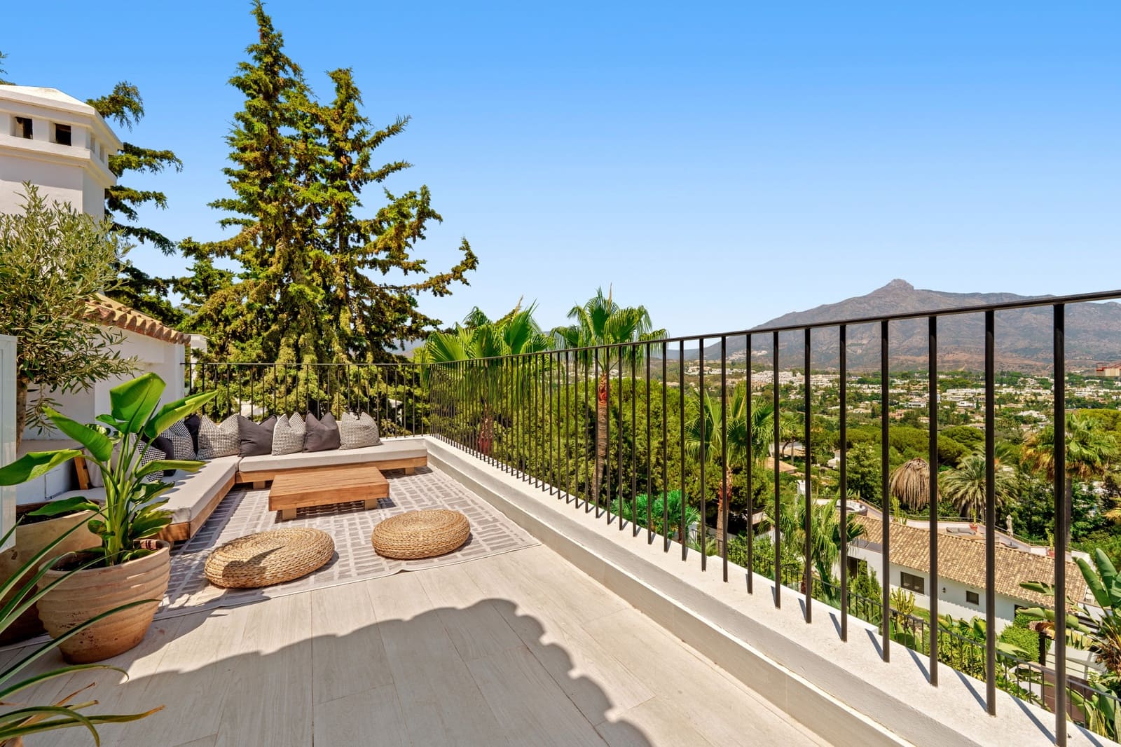 6 chambre Villa/Maison à vendre à Nueva Andalucia avec piscine garage - 11 950 000 € (Ref: 9385214)