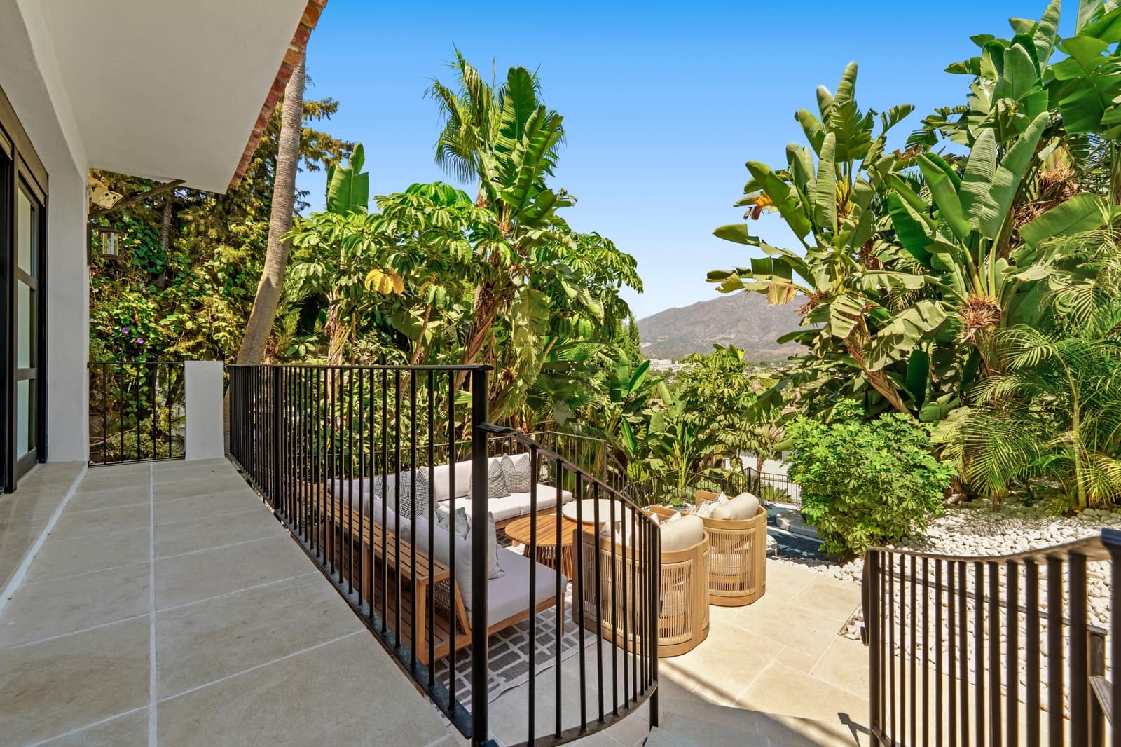 6 chambre Villa/Maison à vendre à Nueva Andalucia avec piscine garage - 11 950 000 € (Ref: 9385214)