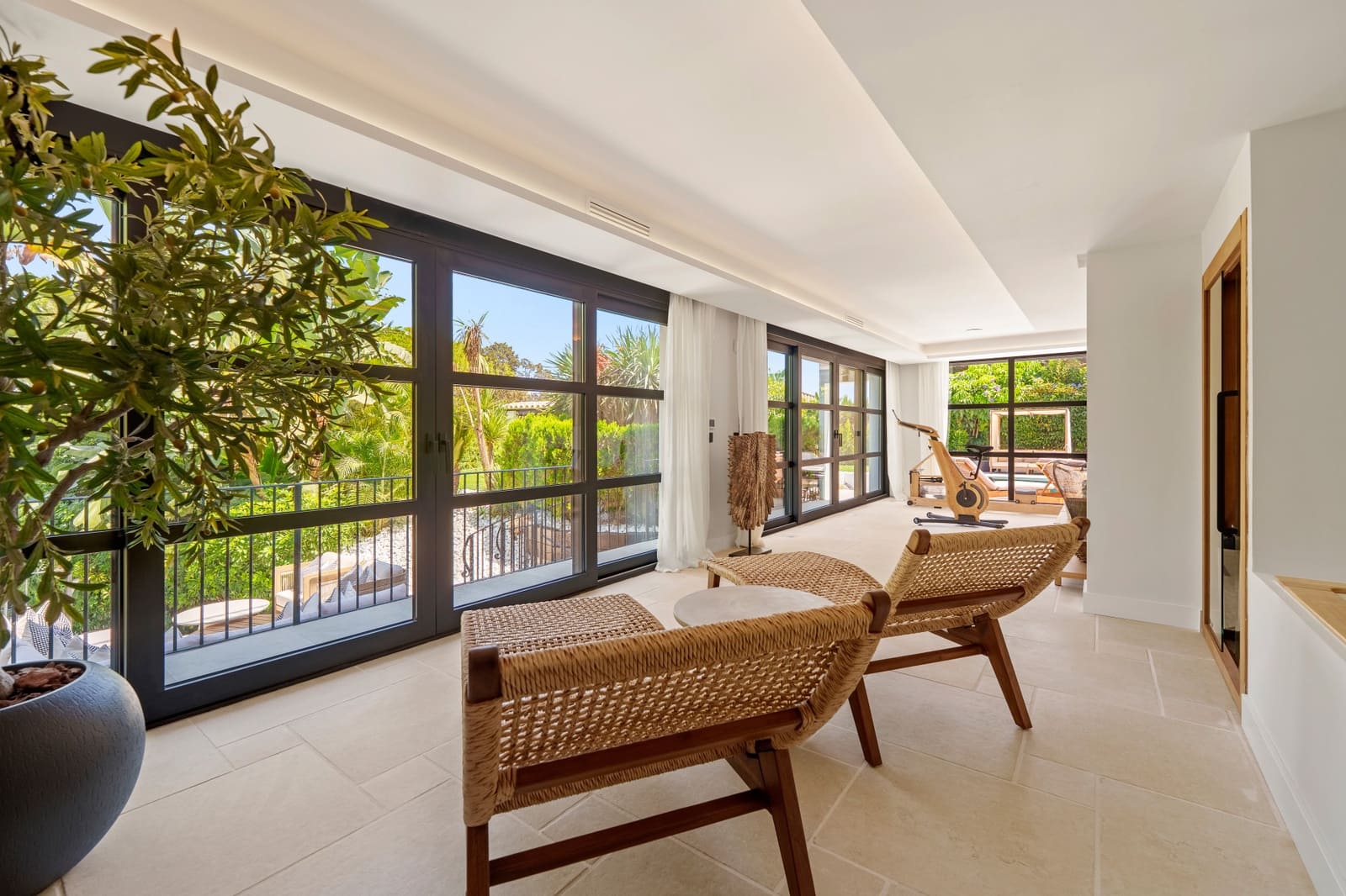 6 chambre Villa/Maison à vendre à Nueva Andalucia avec piscine garage - 11 950 000 € (Ref: 9385214)