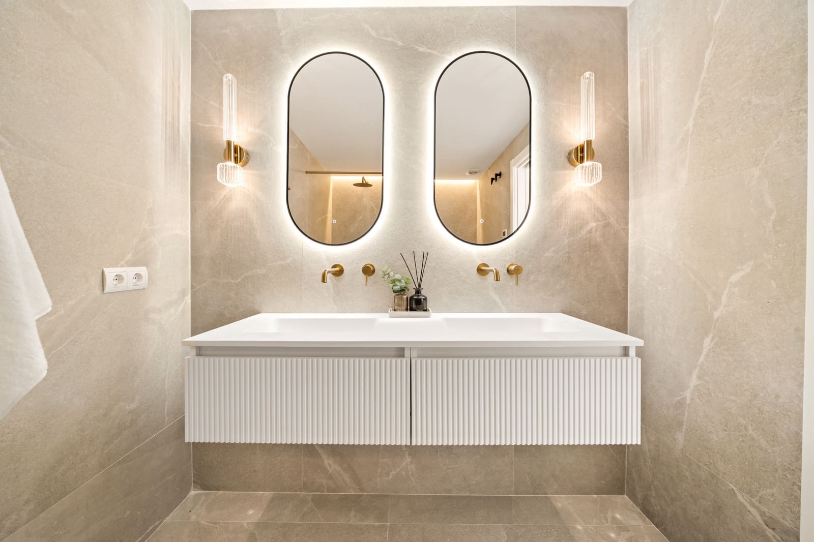 3 sovrum Lägenhet till salu i La Quinta med pool garage - 899 000 € (Ref: 9413764)