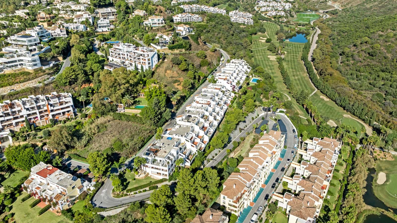 3 sovrum Lägenhet till salu i La Quinta med pool garage - 899 000 € (Ref: 9413764)