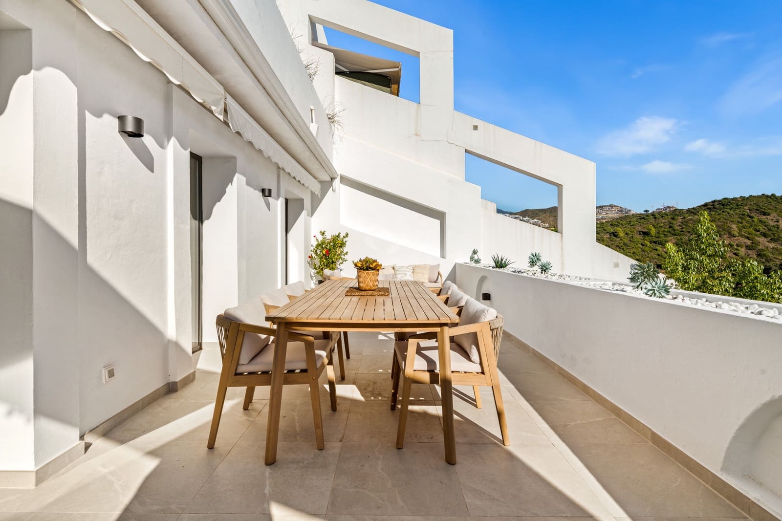 3 slaapkamer Appartement te koop in La Quinta met zwembad garage - € 899.000 (Ref: 9413764)