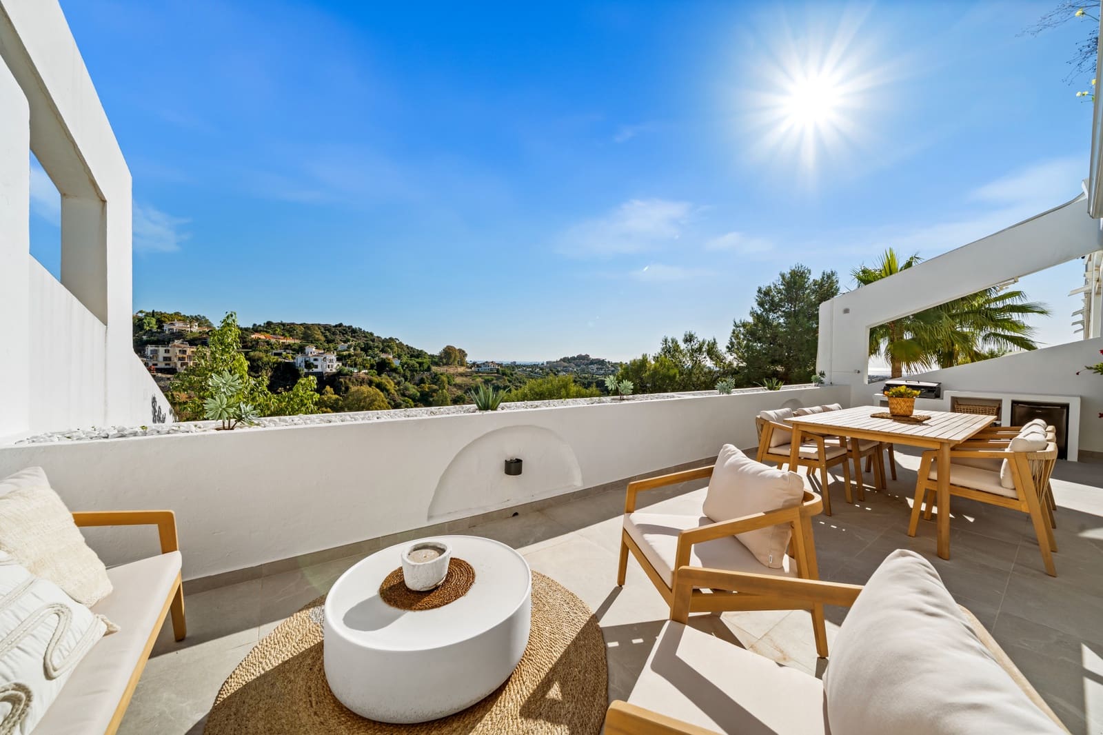 3 slaapkamer Appartement te koop in La Quinta met zwembad garage - € 899.000 (Ref: 9413764)