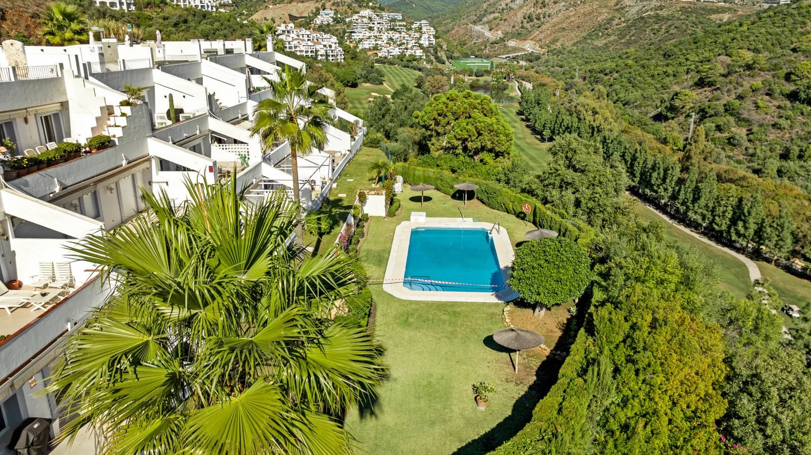 3 slaapkamer Appartement te koop in La Quinta met zwembad garage - € 899.000 (Ref: 9413764)
