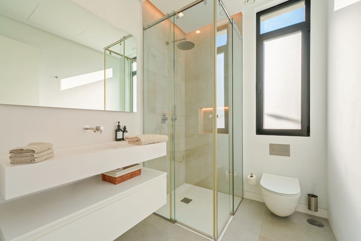 5 slaapkamer Villa te koop in Nueva Andalucia met zwembad garage - € 4.990.000 (Ref: 9415463)