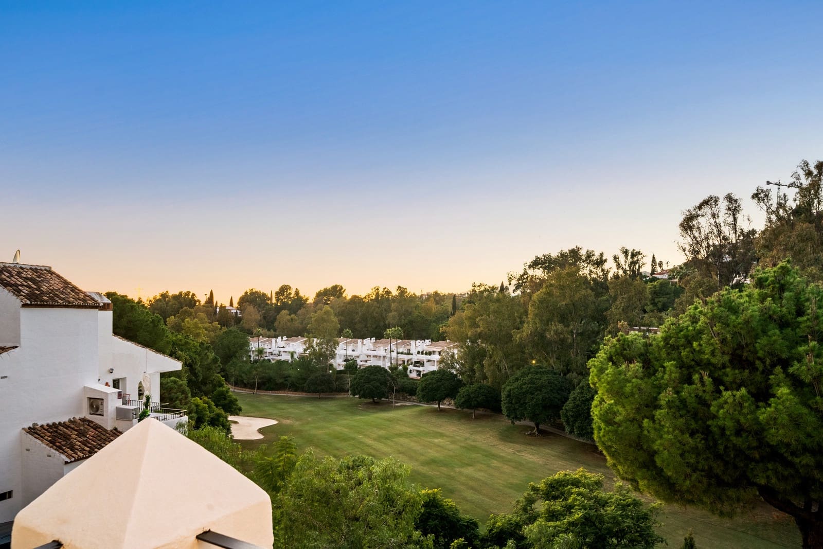 3 chambre Appartement à vendre à La Quinta avec piscine garage - 849 000 € (Ref: 9426951)