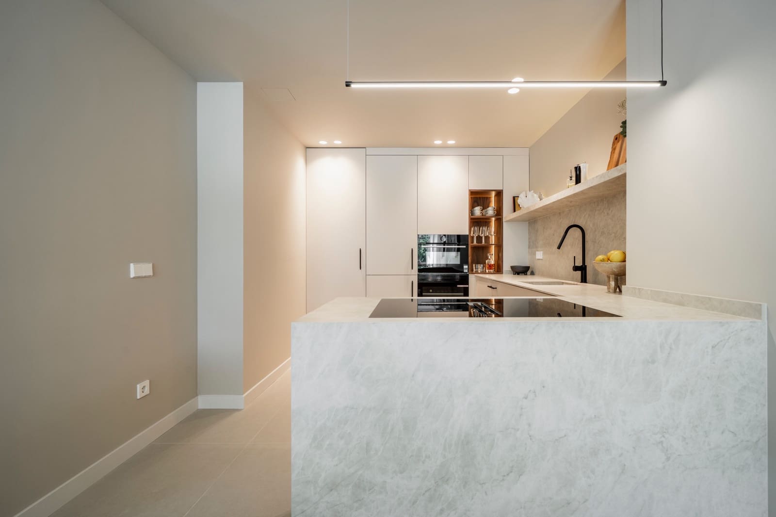 3 bedroom Apartment for sale in La Quinta with pool garage - € 849,000 (Ref: 9426951)