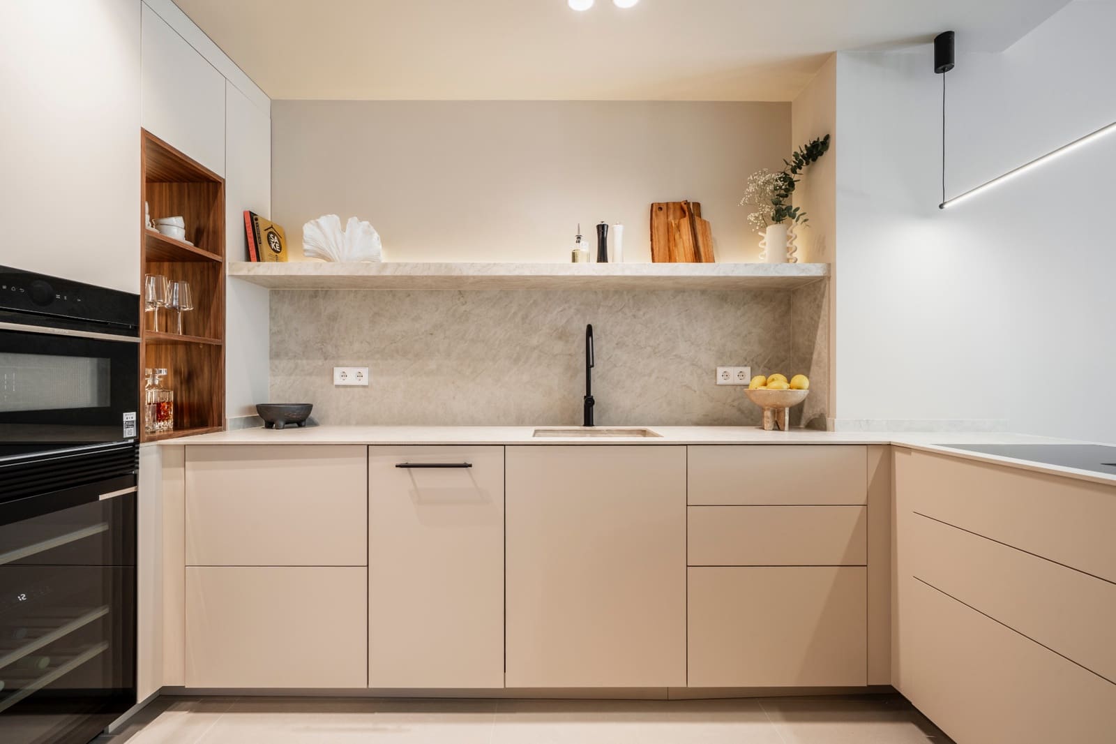 3 bedroom Apartment for sale in La Quinta with pool garage - € 849,000 (Ref: 9426951)