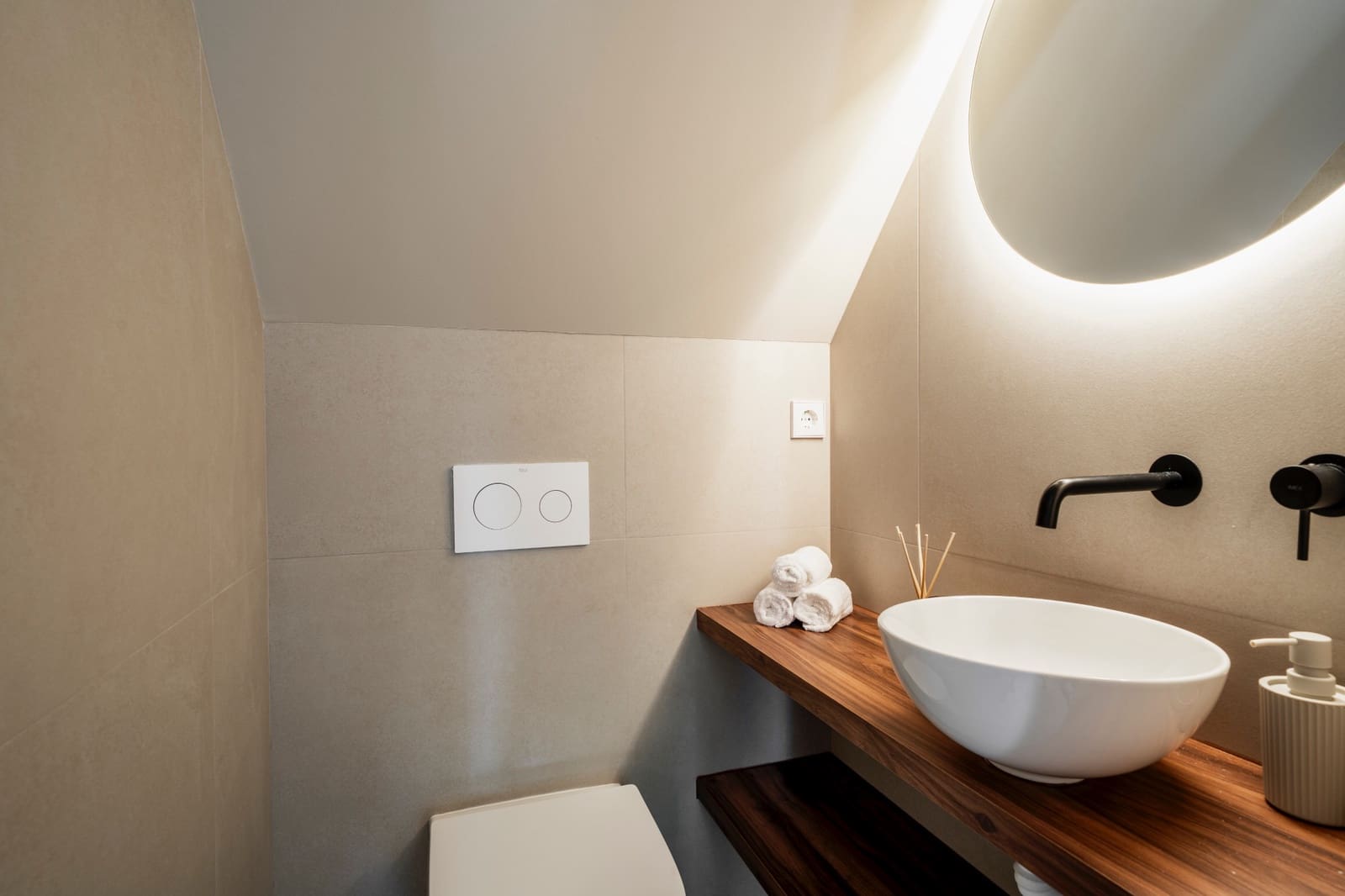 3 bedroom Apartment for sale in La Quinta with pool garage - € 849,000 (Ref: 9426951)