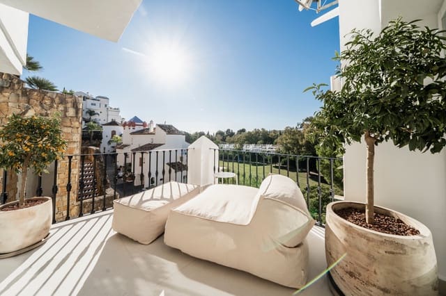 3 chambre Appartement à vendre à La Quinta, Benahavís avec piscine garage - 849 000 € (Ref: 9426951)