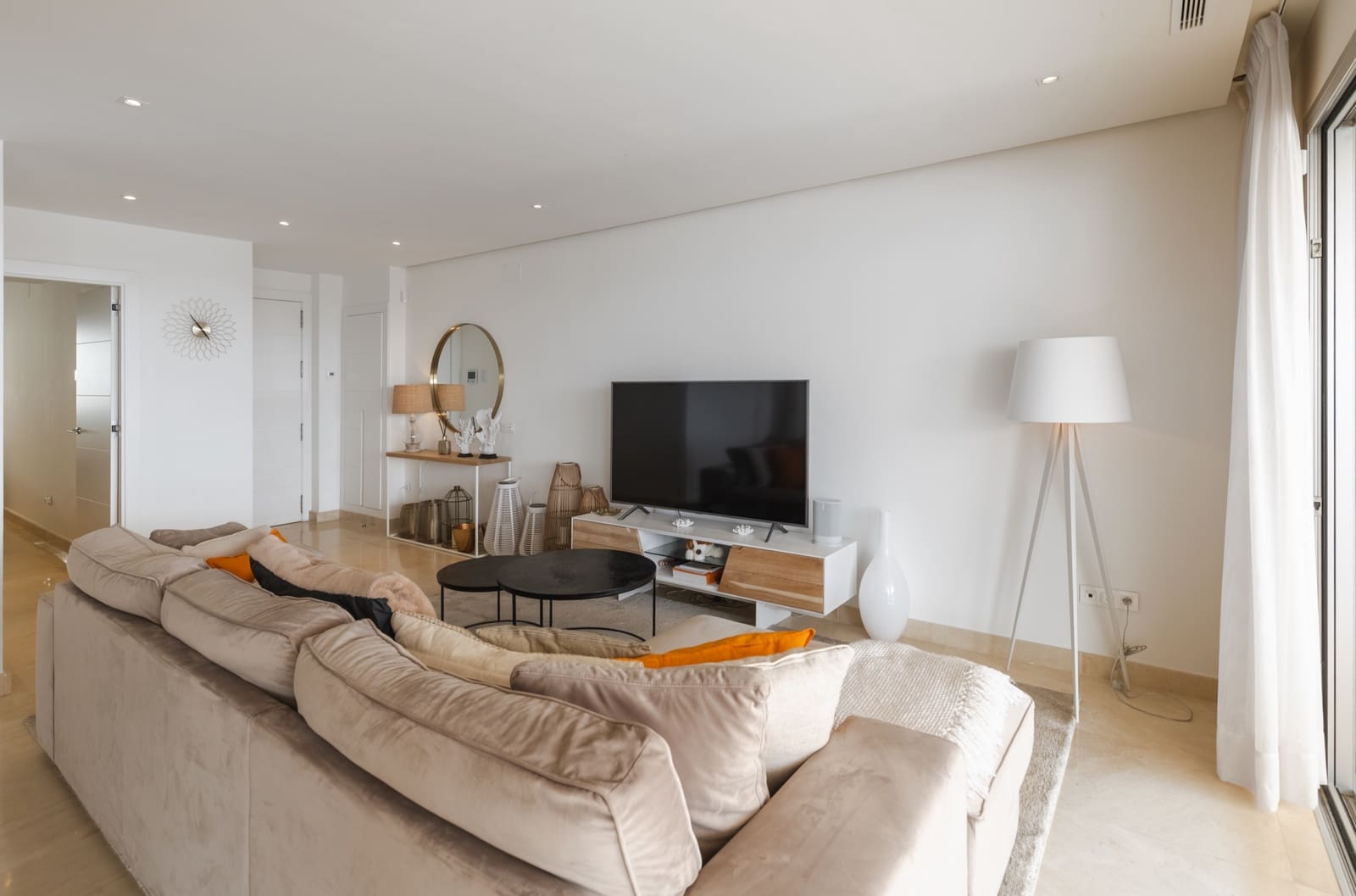 2 bedroom Apartment for sale in Marbella with pool garage - € 845,000 (Ref: 9431251)