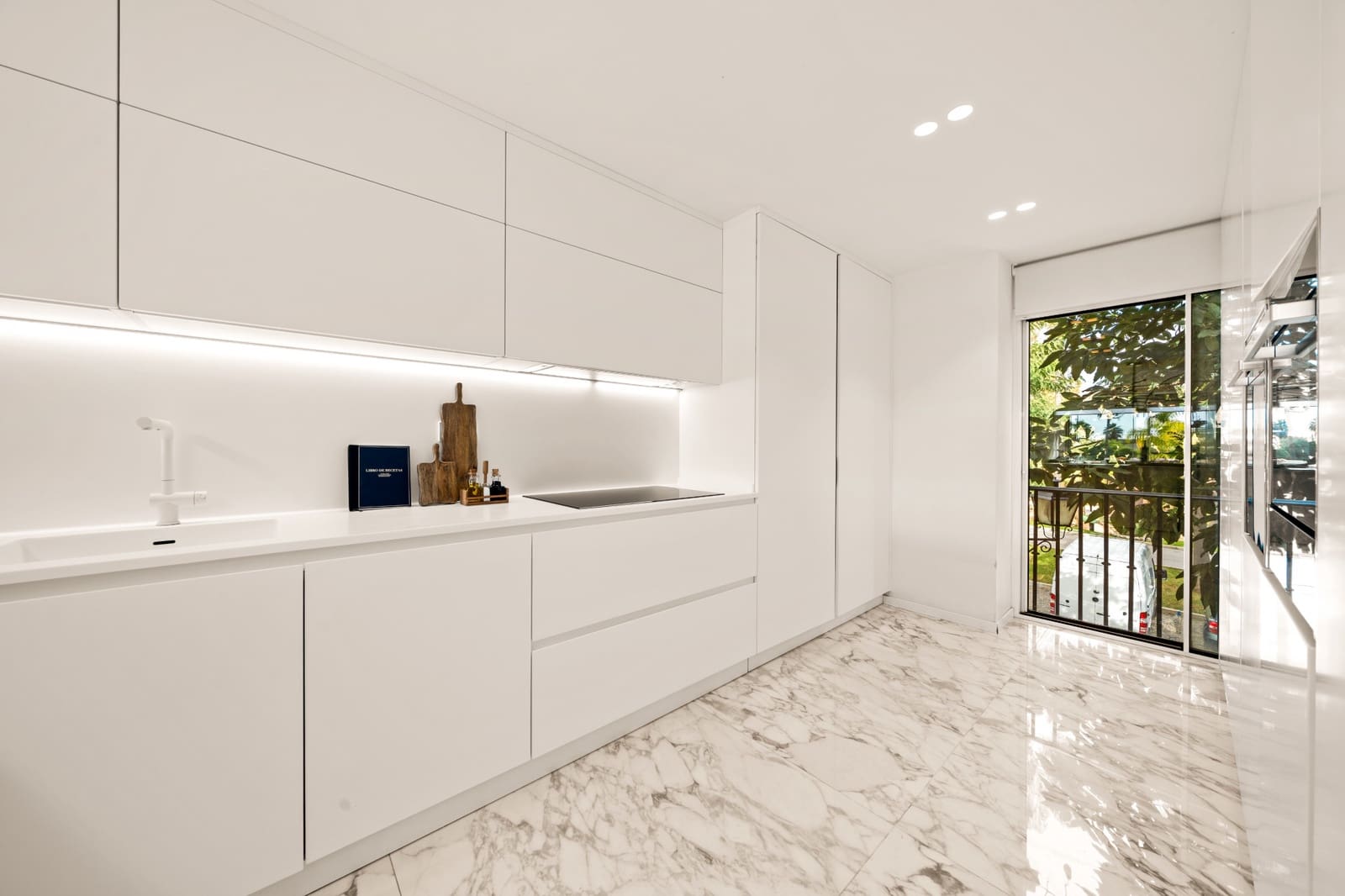 3 slaapkamer Penthouse te koop in Benahavis met zwembad garage - € 925.000 (Ref: 9433019)