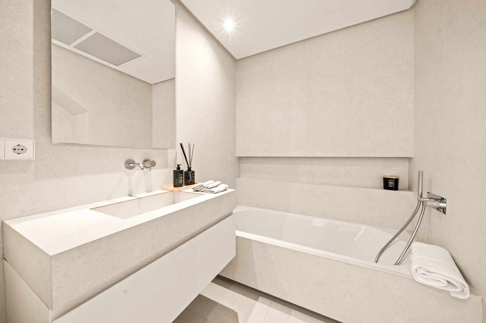 3 slaapkamer Penthouse te koop in Benahavis met zwembad garage - € 925.000 (Ref: 9433019)