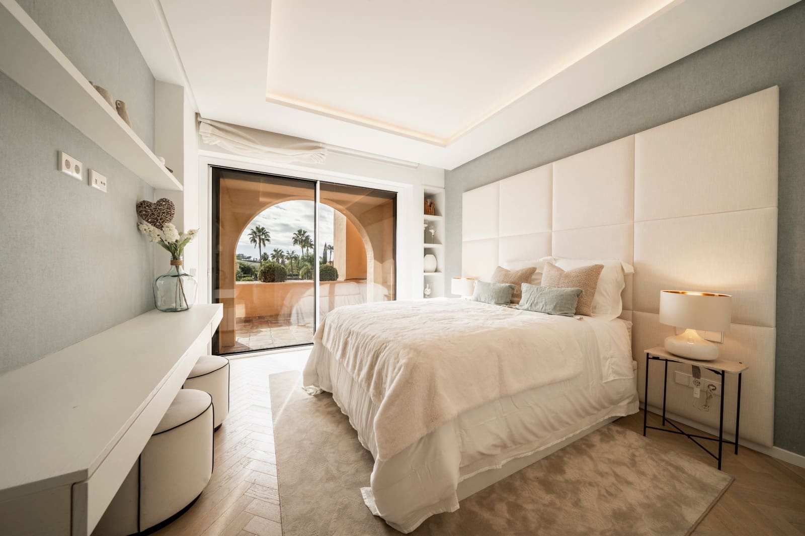 3 sypialnia Penthouse na sprzedaż w Benahavis z basenem garażem - 925 000 € (Ref: 9433019)