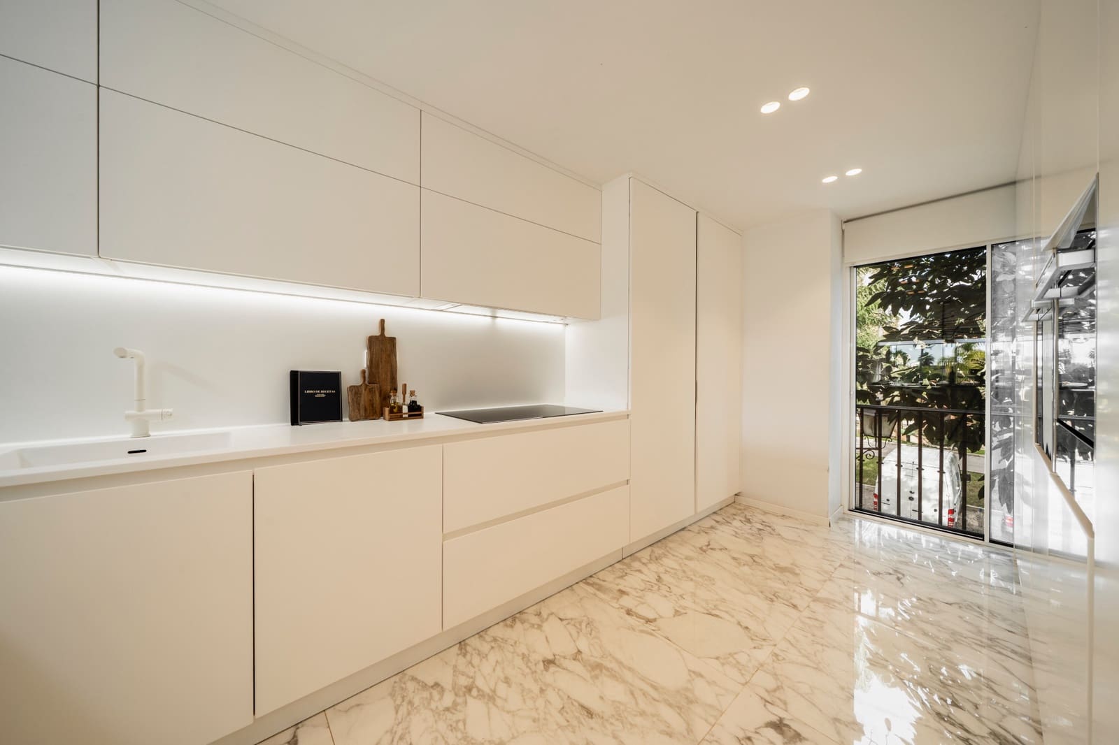 3 chambre Penthouse à vendre à Benahavis avec piscine garage - 925 000 € (Ref: 9433019)