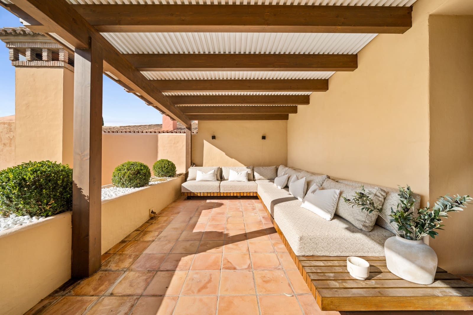 3 chambre Penthouse à vendre à Benahavis avec piscine garage - 925 000 € (Ref: 9433019)