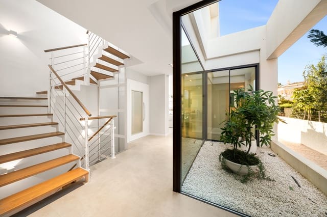 5 bedroom Villa for sale in Bel-Air, Estepona with pool garage - € 5,995,000 (Ref: 9446122)