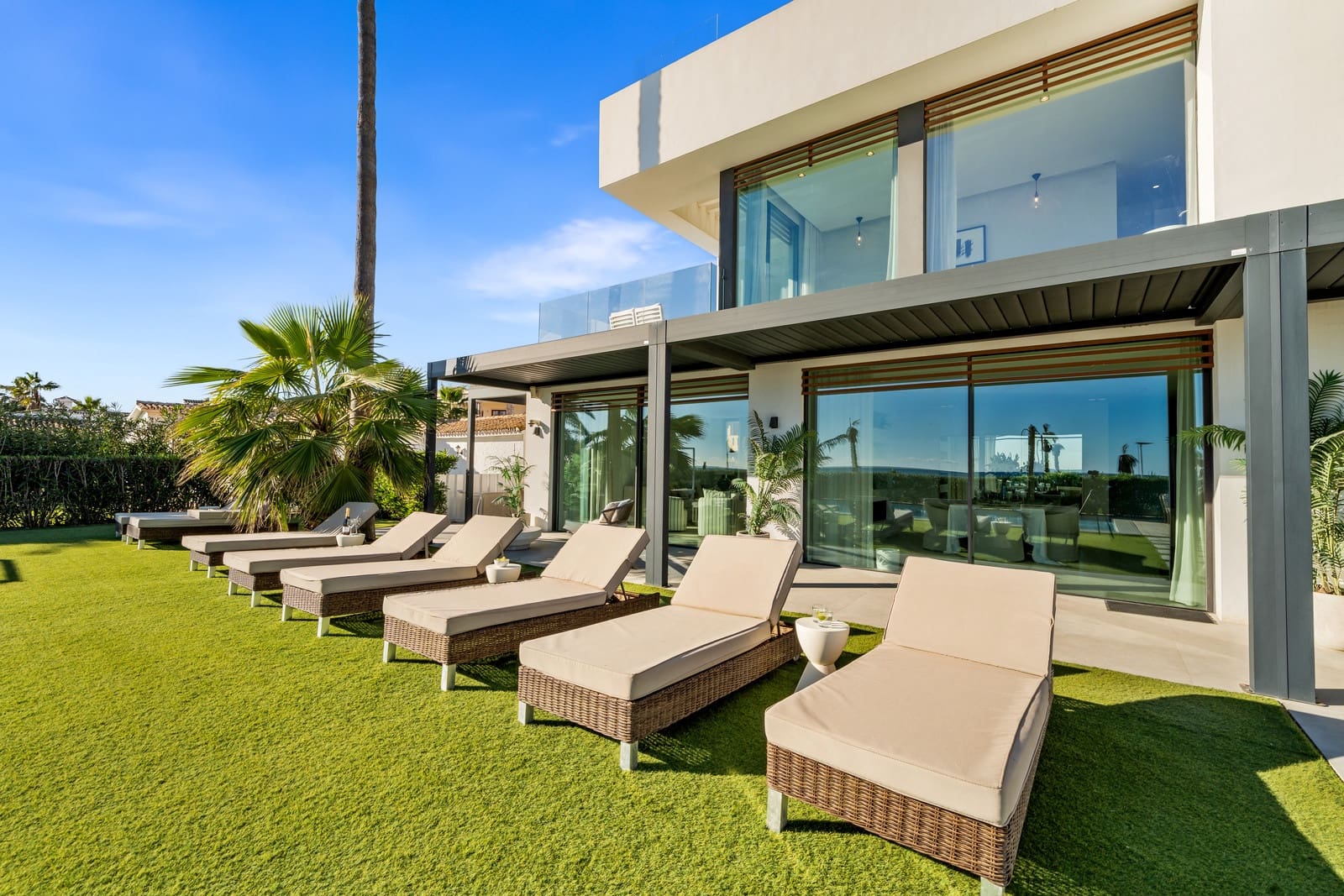 5 slaapkamer Villa te koop in Estepona met zwembad garage - € 5.995.000 (Ref: 9446122)