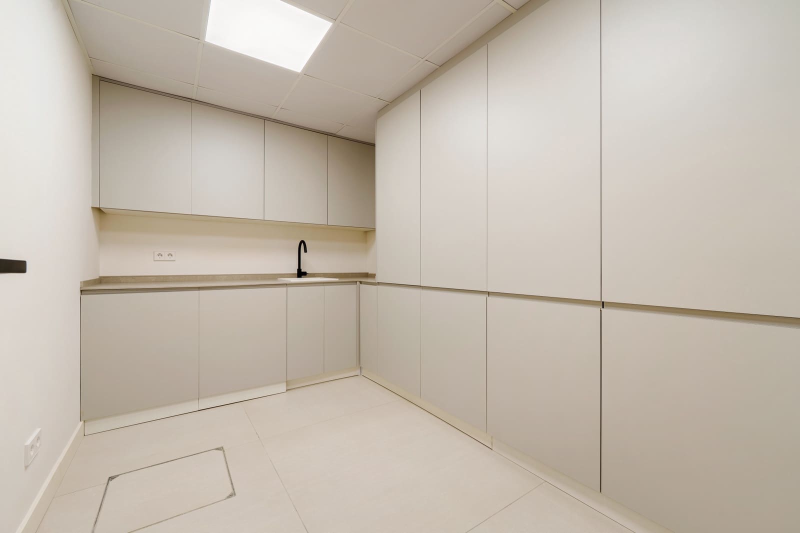 5 makuuhuone Huvila myytävänä paikassa San Pedro de Alcantara mukana uima-altaan 
autotalli - 4 580 000 € (Ref: 9518576)