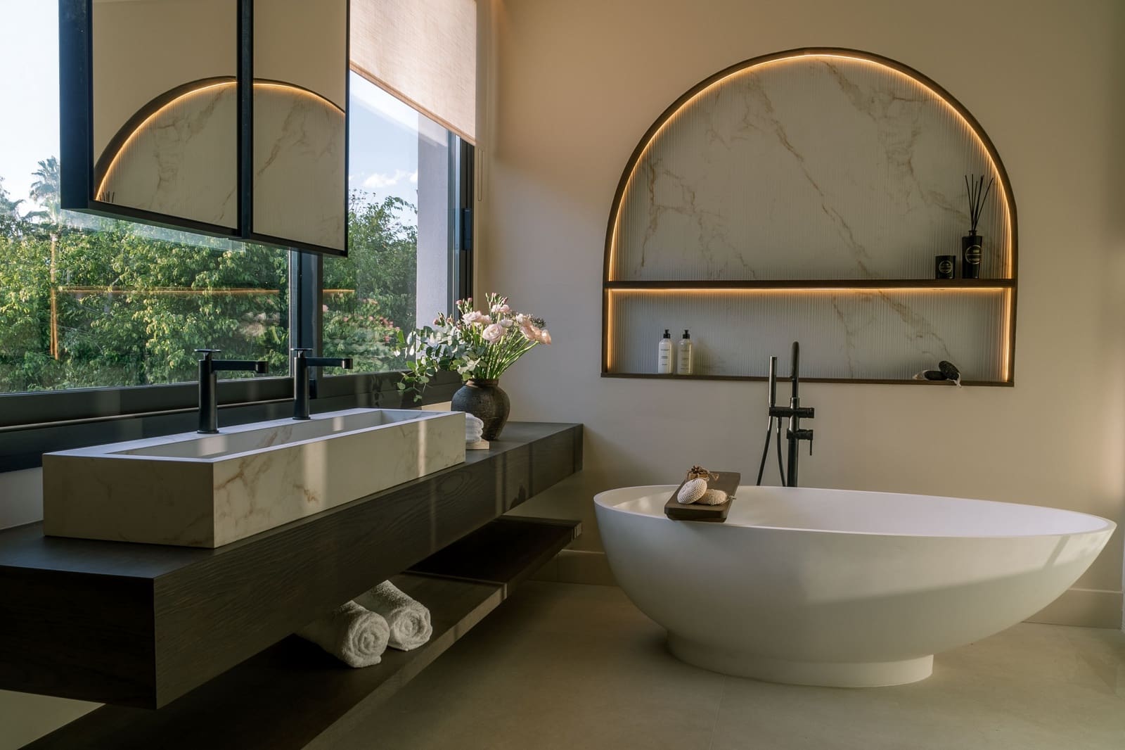 5 slaapkamer Villa te koop in Nueva Andalucia met zwembad garage - € 4.290.000 (Ref: 9551053)