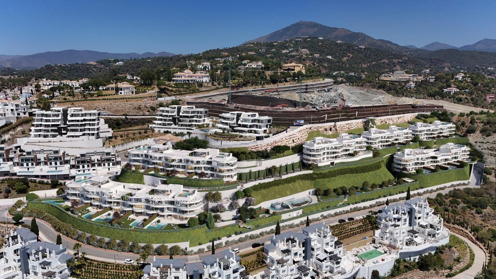 4 slaapkamer Penthouse te koop in La Quinta met zwembad garage - € 2.995.000 (Ref: 9551055)