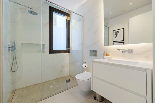 Chalet de 6 habitaciones en Lomas De Marbella, Marbella en venta con piscina garaje - 5.900.000 € (Ref: 9574072)