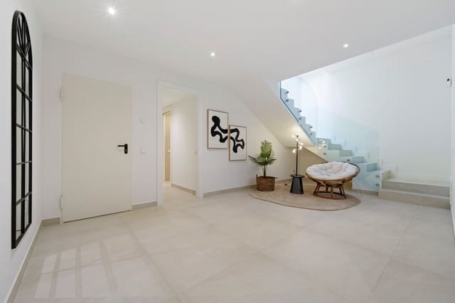 6 bedroom Villa for sale in Lomas De Marbella, Marbella with pool garage - € 5,900,000 (Ref: 9574072)