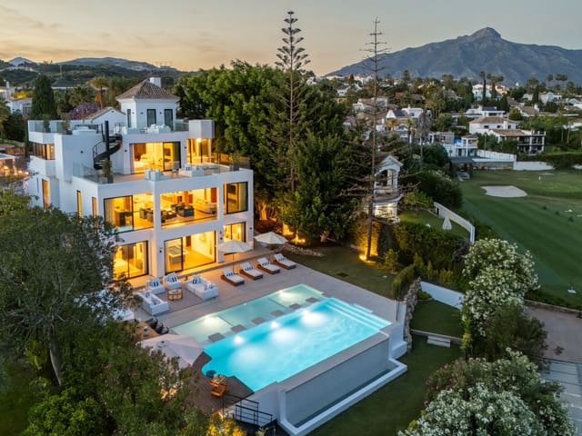 6 sypialnia Willa na sprzedaż w Los Naranjos, Marbella z basenem garażem - 6 850 000 € (Ref: 9574073)