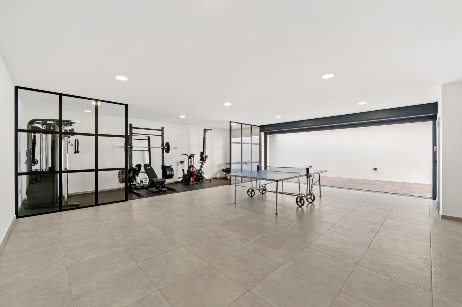 5 soverom Villa til salgs i Puerto Banus med svømmebasseng garasje - € 4 895 000 (Ref: 9574074)