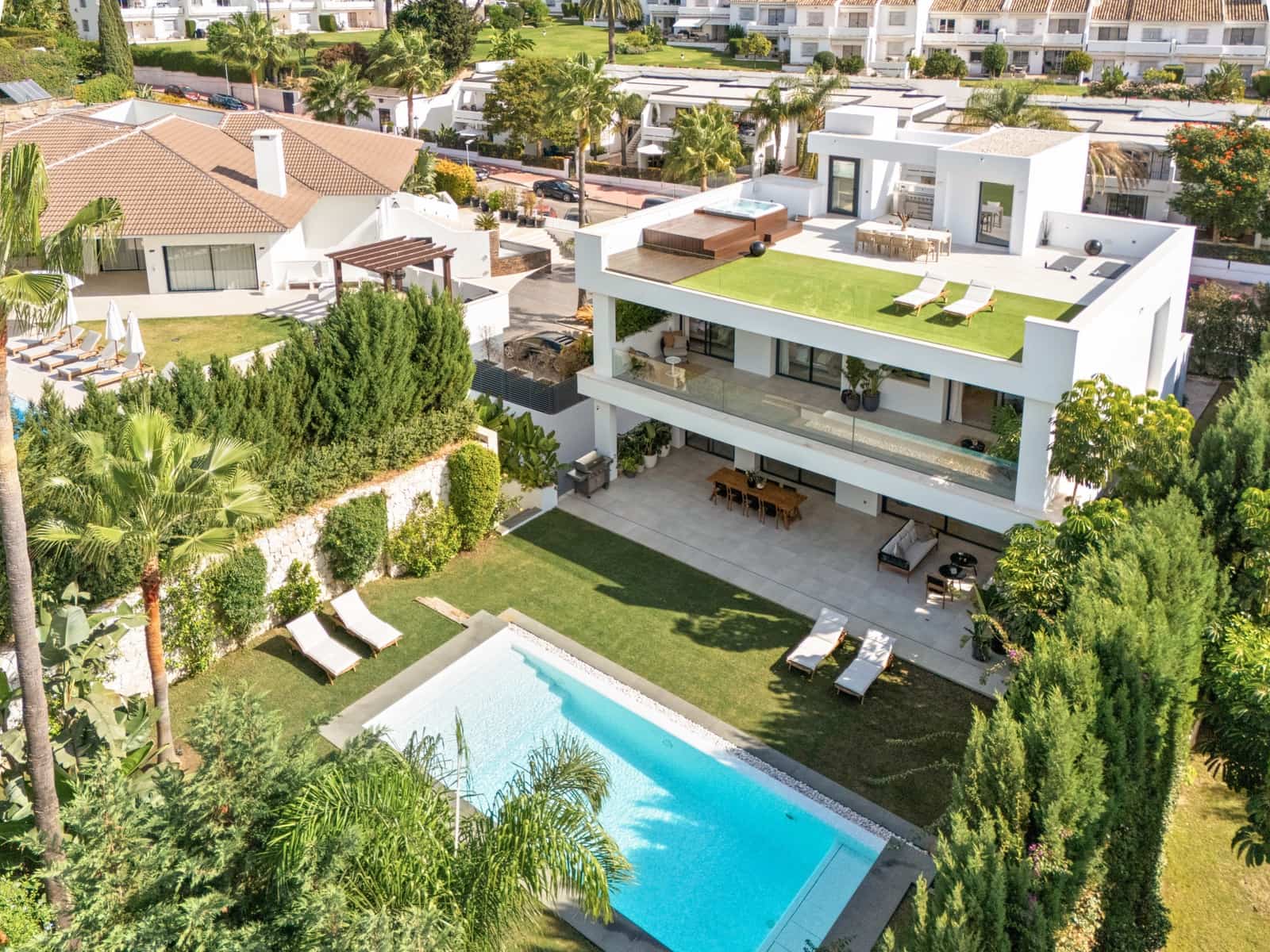 5 soverom Villa til salgs i Puerto Banus med svømmebasseng garasje - € 4 895 000 (Ref: 9574074)