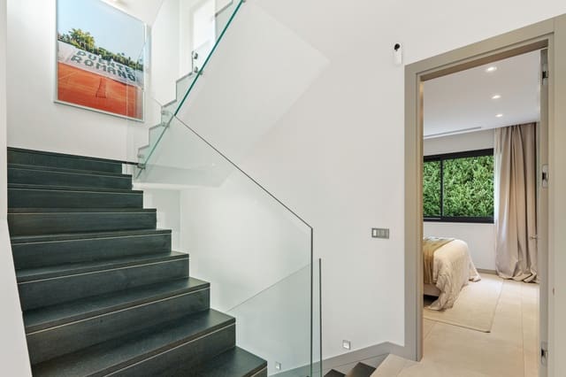 5 chambre Villa/Maison à vendre à Puerto Banus, Marbella avec piscine garage - 4 895 000 € (Ref: 9574074)