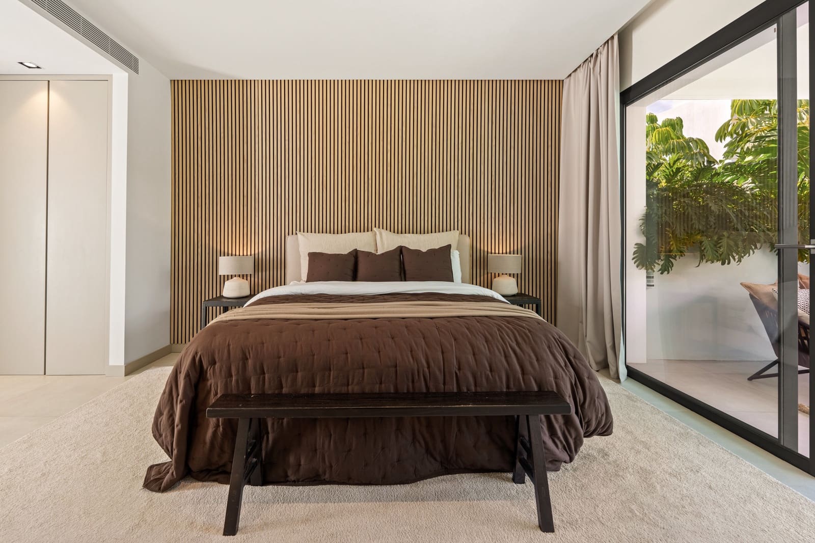 5 bedroom Villa for sale in Puerto Banus with pool garage - € 4,895,000 (Ref: 9574074)
