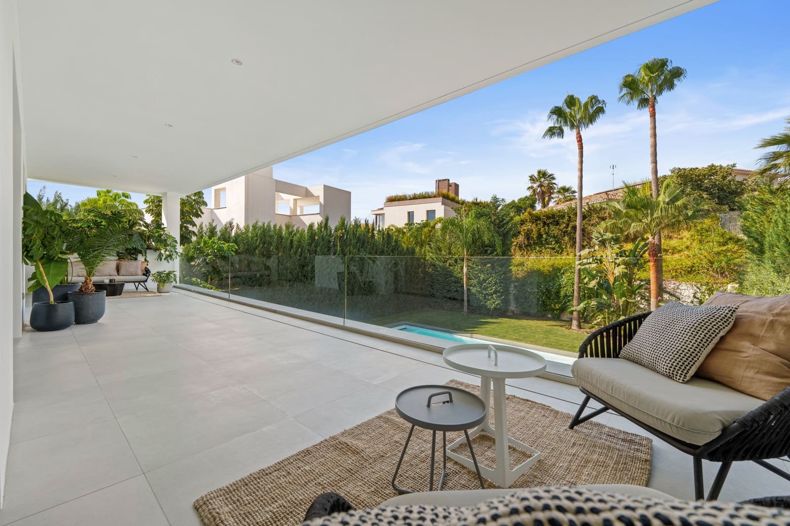 5 bedroom Villa for sale in Puerto Banus with pool garage - € 4,895,000 (Ref: 9574074)
