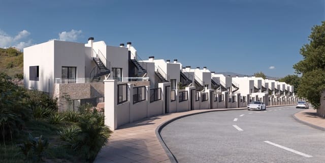 3 soverom Kjedet enebolig til salgs i Mijas Costa, Mijas med svømmebasseng garasje - € 595 000 (Ref: 9615211)