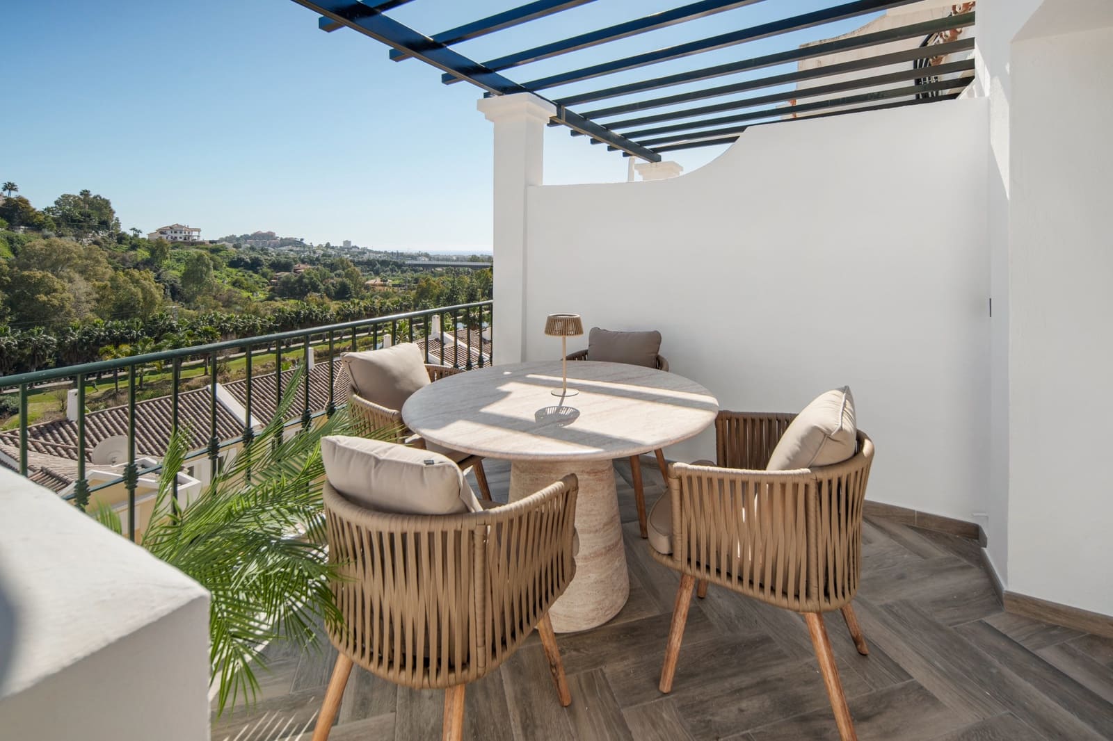 3 sovrum Takvåning till salu i La Quinta med pool garage - 920 000 € (Ref: 9644595)