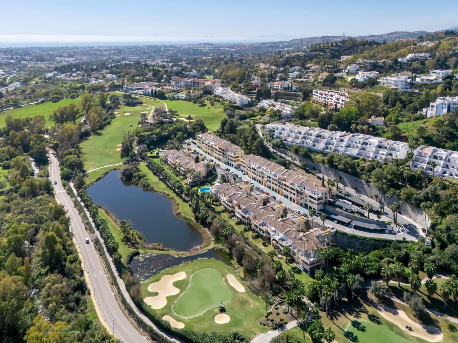 3 sovrum Takvåning till salu i La Quinta med pool garage - 920 000 € (Ref: 9644595)