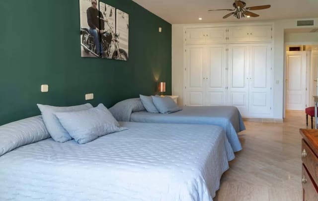 1 sypialnia Apartament do wynajęcia w Marbella z garażem - 1 800 € (Ref: 9683398)