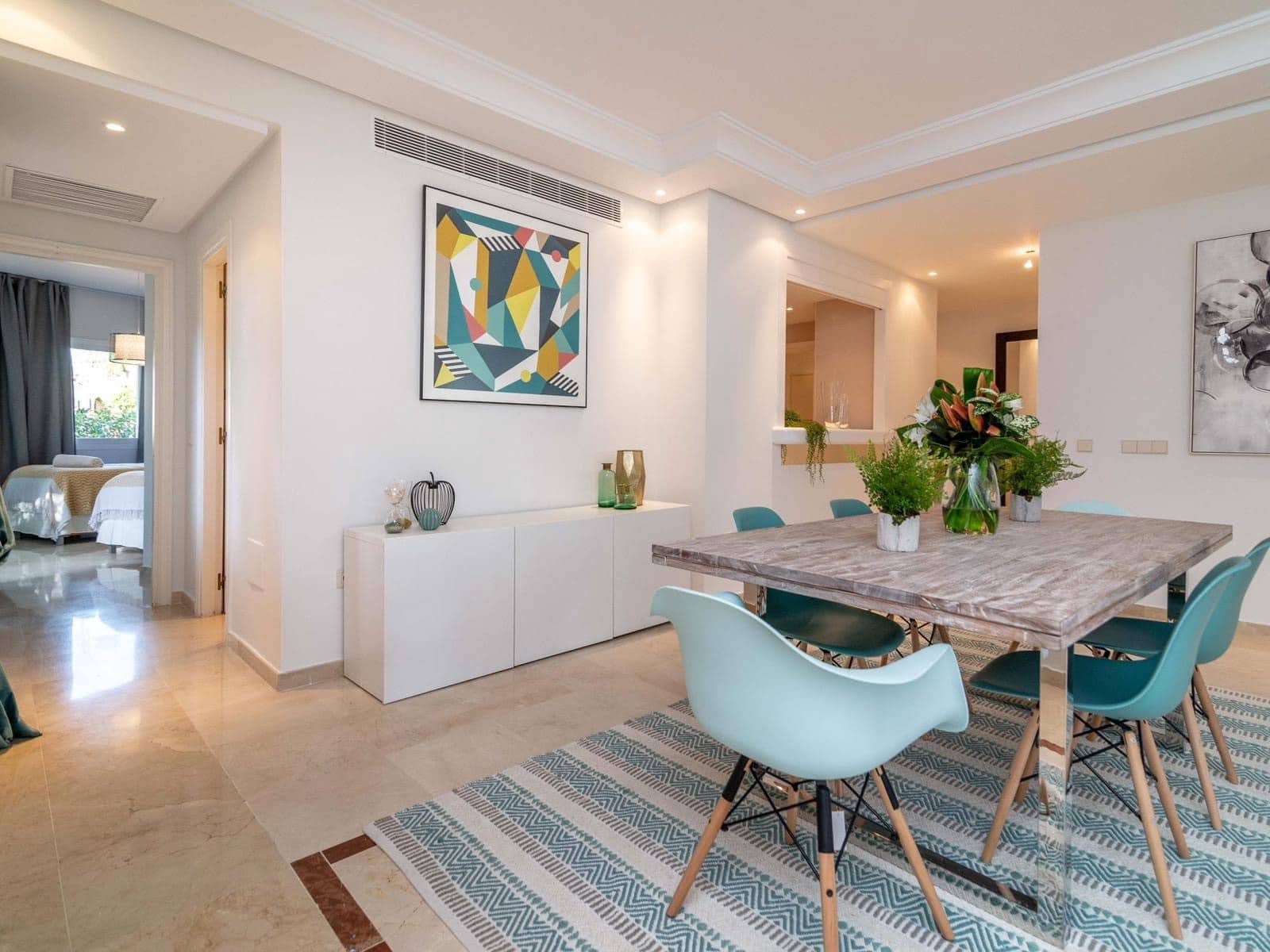 Apartamento de 2 habitaciones en Marbella en alquiler con piscina garaje - 2.500 € (Ref: 9683399)