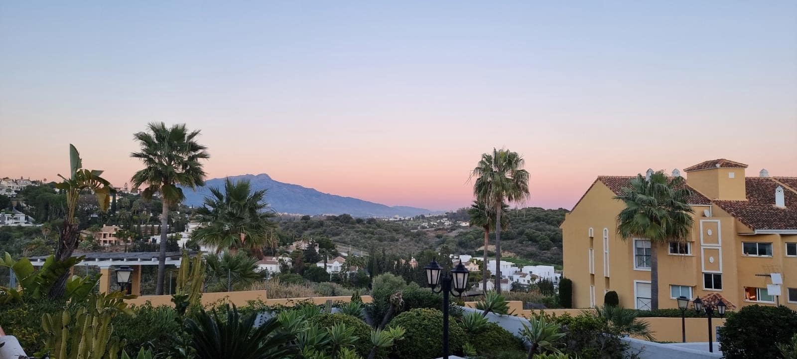 2 Zimmer Apartment zu vermieten in Bel-Air mit Pool - 2.200 € (Ref: 9683400)