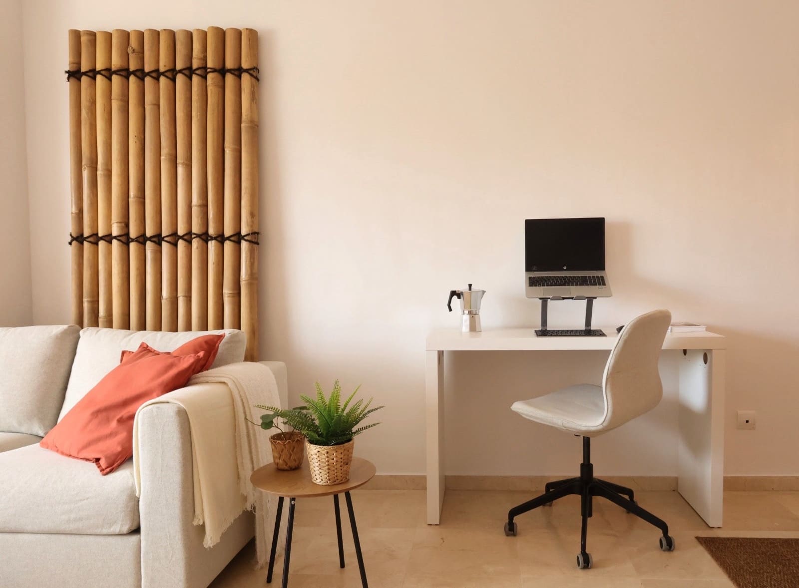 2 Zimmer Apartment zu vermieten in Bel-Air mit Pool - 2.200 € (Ref: 9683400)