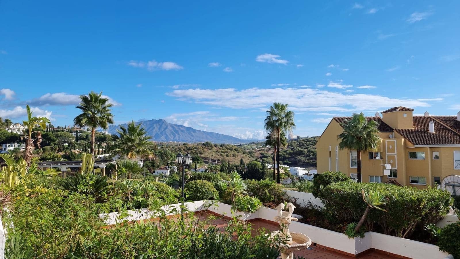 2 Zimmer Apartment zu vermieten in Bel-Air mit Pool - 2.200 € (Ref: 9683400)