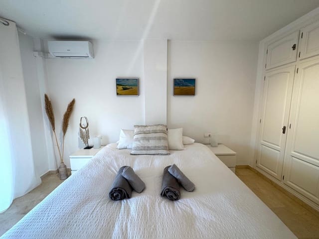 2 Zimmer Apartment zu vermieten in Bel-Air, Estepona mit Pool - 2.200 € (Ref: 9683400)