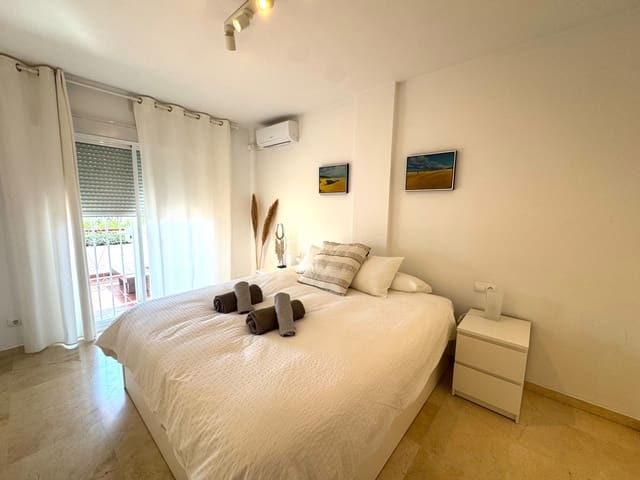 2 Zimmer Apartment zu vermieten in Bel-Air, Estepona mit Pool - 2.200 € (Ref: 9683400)