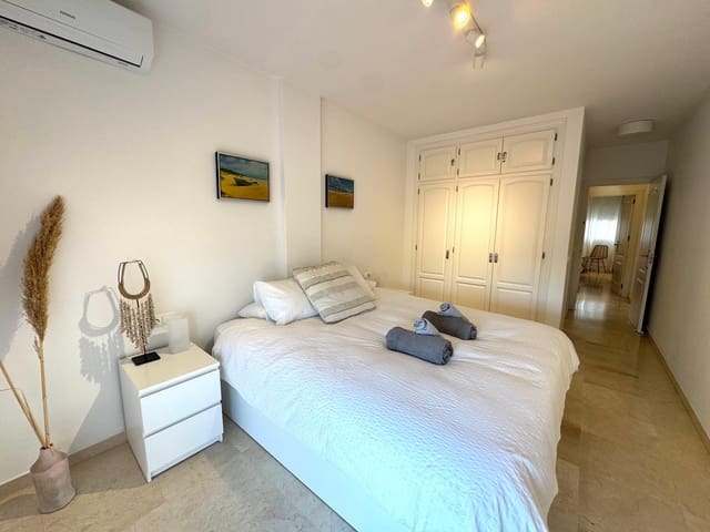 2 Zimmer Apartment zu vermieten in Bel-Air, Estepona mit Pool - 2.200 € (Ref: 9683400)