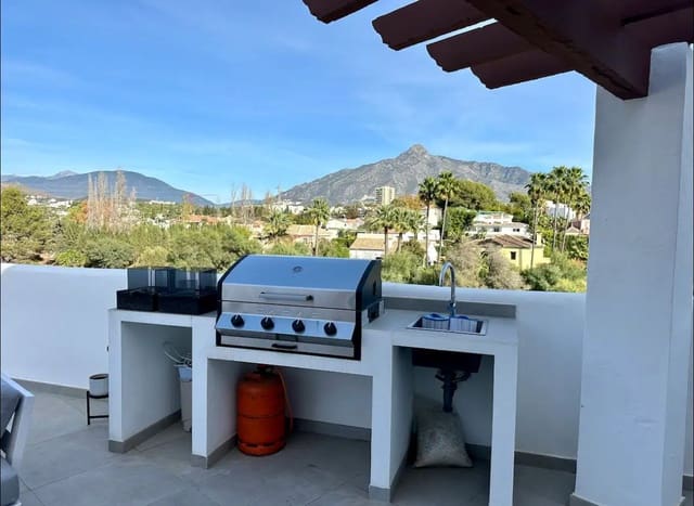 Ático de 4 habitaciones en Marbella en alquiler con piscina garaje - 5.000 € (Ref: 9683401)
