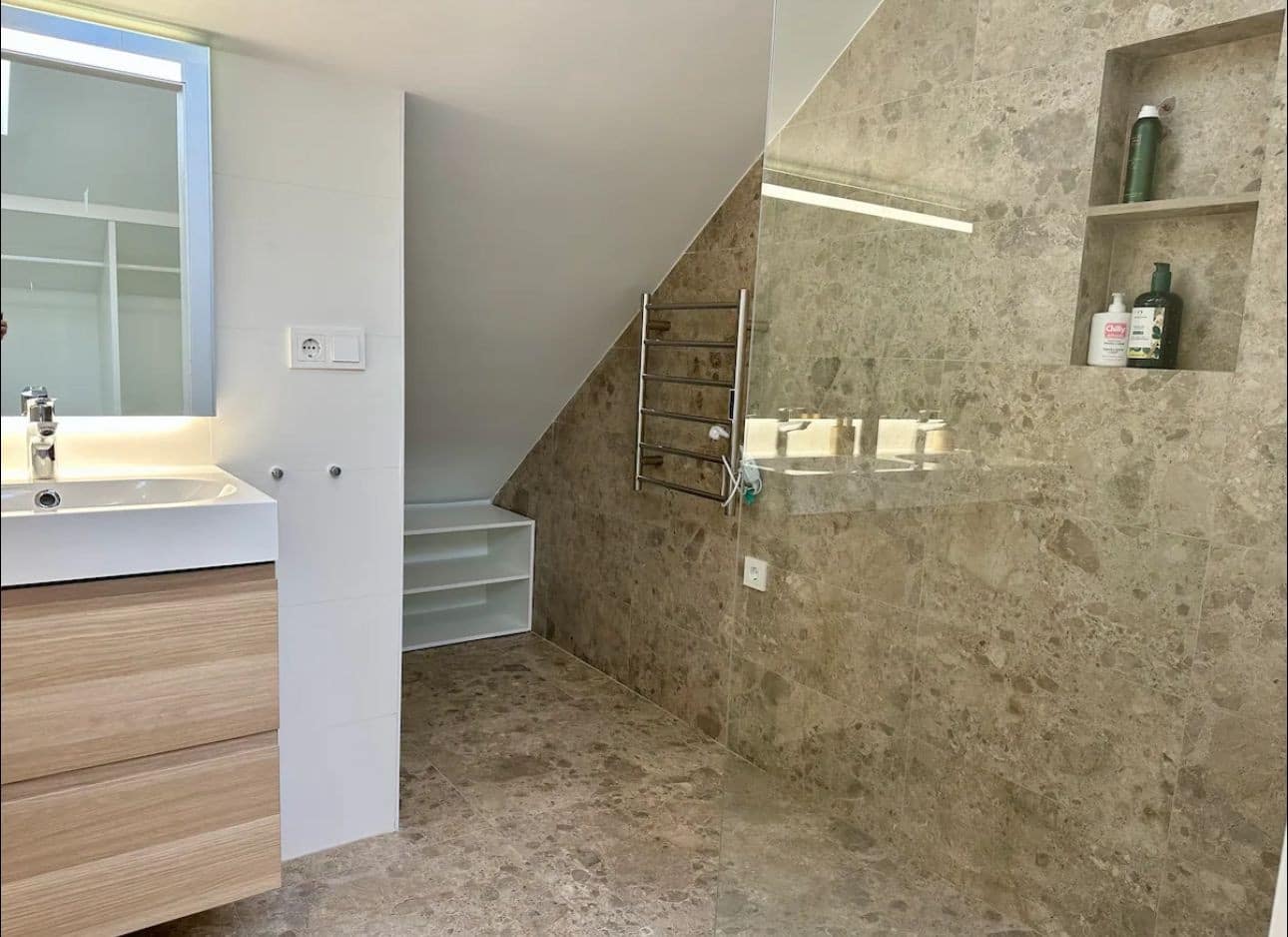 Ático de 4 habitaciones en Marbella en alquiler con piscina garaje - 5.000 € (Ref: 9683401)