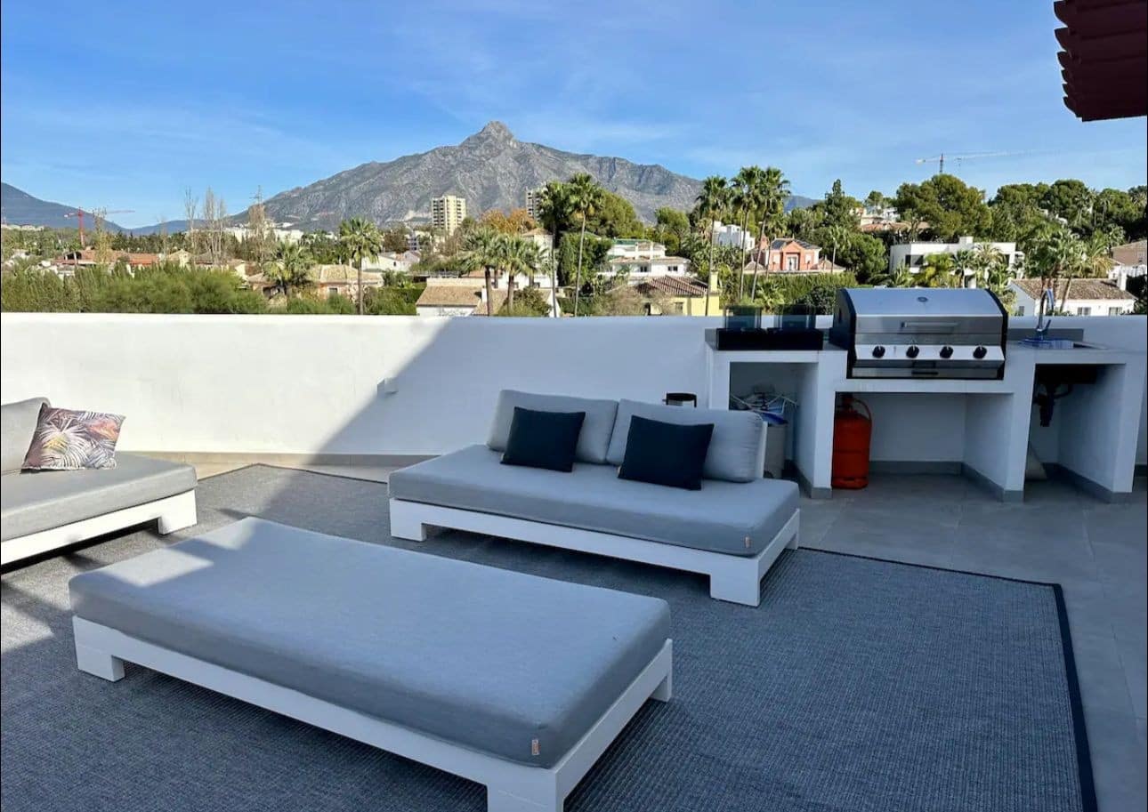 Ático de 4 habitaciones en Marbella en alquiler con piscina garaje - 5.000 € (Ref: 9683401)