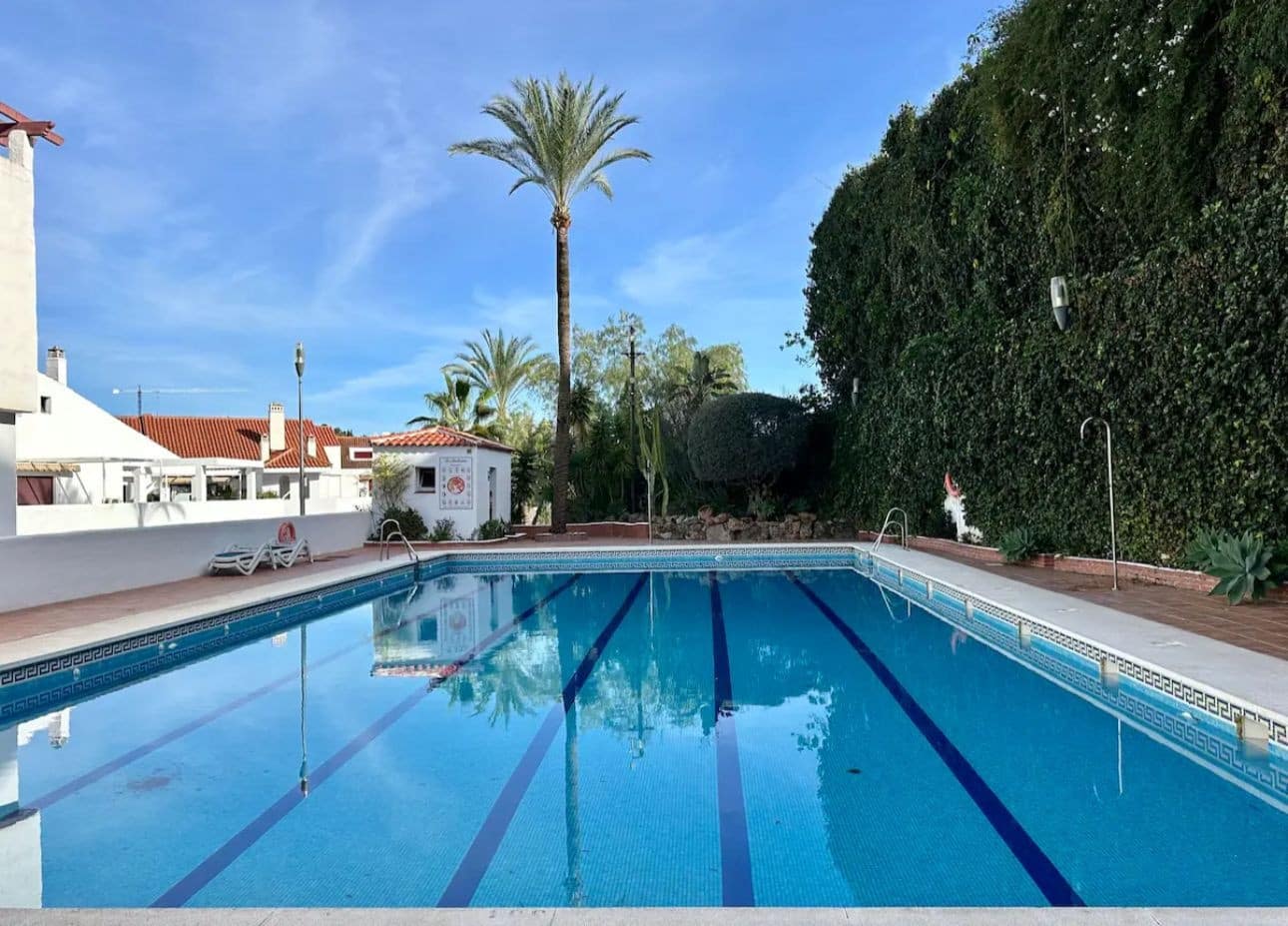 Ático de 4 habitaciones en Marbella en alquiler con piscina garaje - 5.000 € (Ref: 9683401)