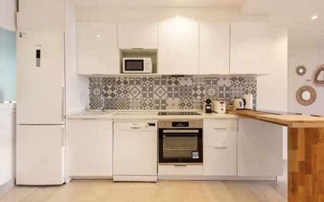 2 bedroom Apartment for sale in Lomas De Marbella, Marbella with pool garage - € 700,000 (Ref: 9690304)