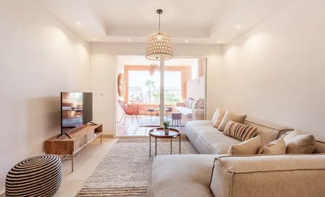 2 bedroom Apartment for sale in Lomas De Marbella, Marbella with pool garage - € 700,000 (Ref: 9690304)